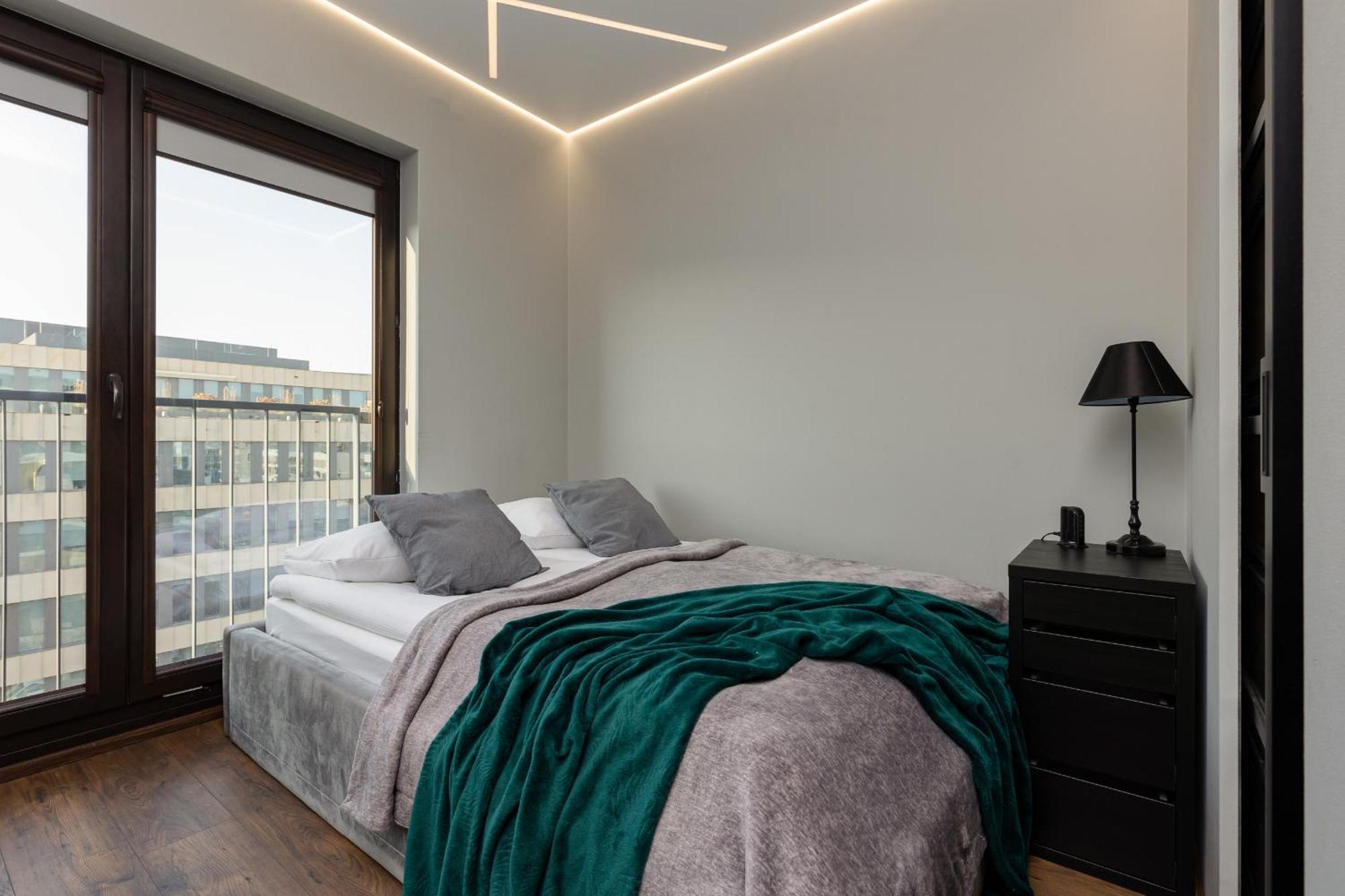Emerald With Parking By Renters Butas