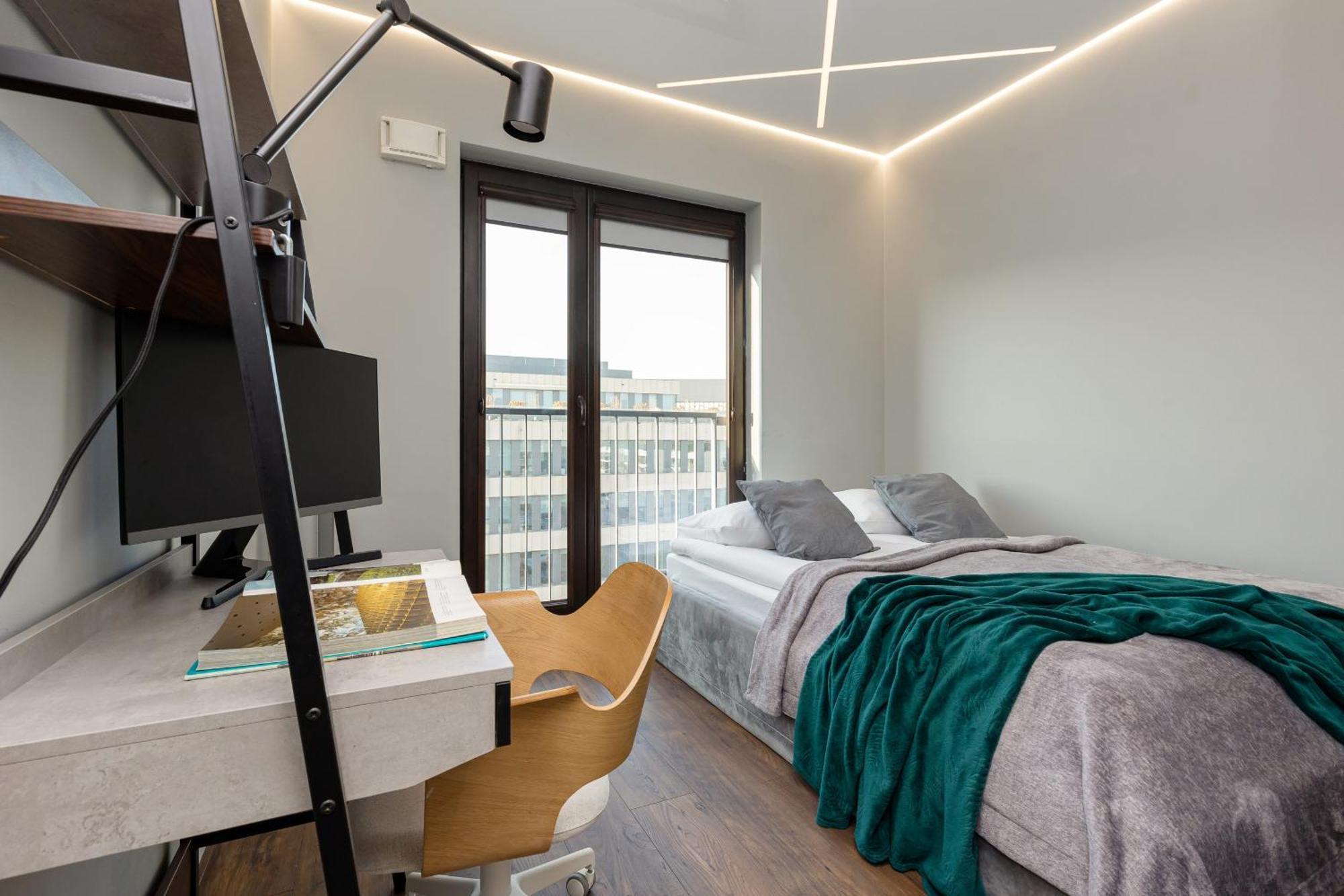 Emerald With Parking By Renters Butas